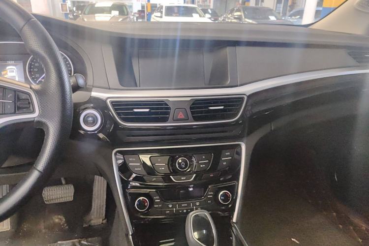 Used Geely Auto Emgrand GT 2016 2.4L Zunya Model
