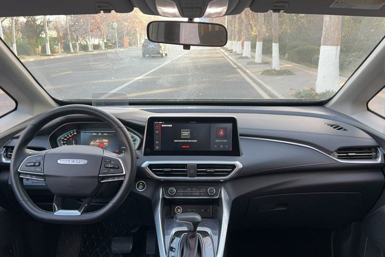 Used SAIC MAXUS EUNIQ 5 2020 Flagship Version with Large Battery 7 Seats
