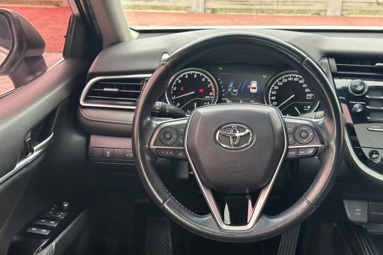 Used Toyota Camry 2018 2.0G Luxury Edition
