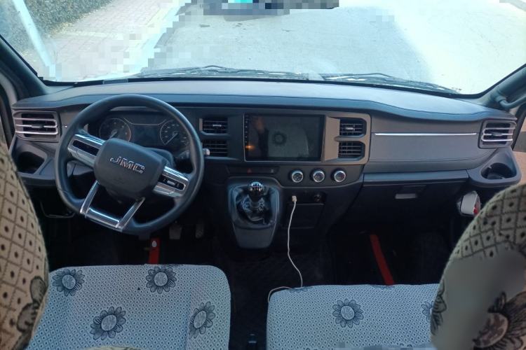 Used JMC Fushun 2023 2.0T Manual Short-Wheelbase Mid-Top Commercial Multi-Purpose 6-Seater Passenger Vehicle