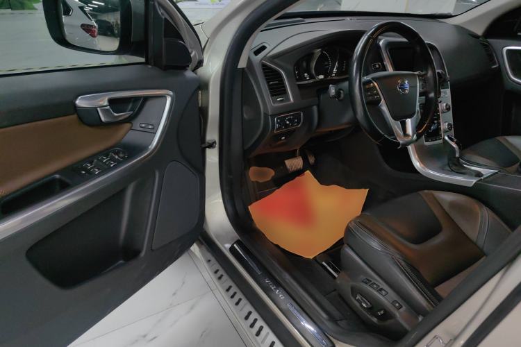 Used Volvo XC60 2017 T5 AWD Smart Upgrade Edition
