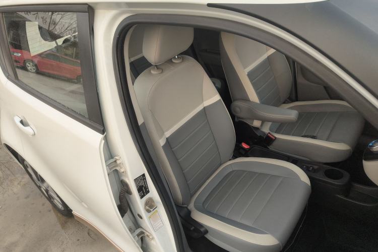 Used ORA White Cat 2022 Xiaoyue Mao Edition 360 km Luxury Model Lithium NMC
