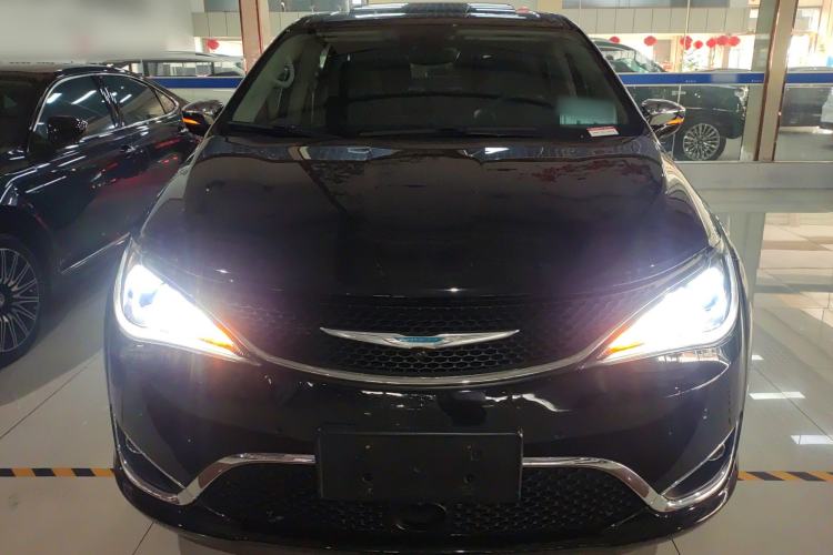 Used Chrysler Grand Voyager PHEV 2019 3.6L Plug-in Hybrid
