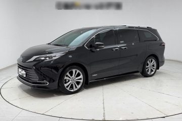 Used Toyota Sienna 2023 2.5L Hybrid Deluxe Edition