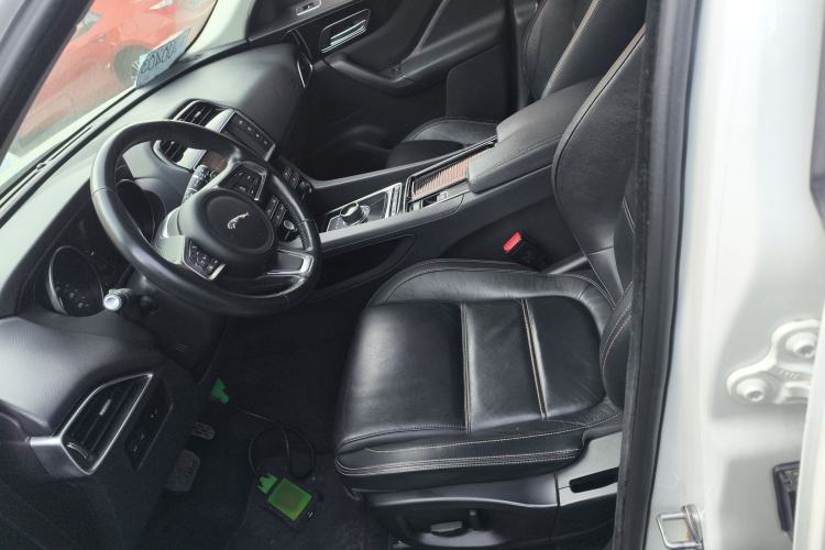 Used Jaguar F-PACE 2018 2.0T Two-Wheel Drive Urban Deluxe Edition
