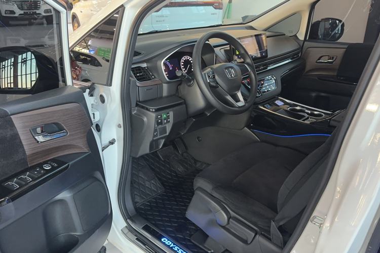 Used Honda Odyssey 2024 2.0L eHEV Sharp & Enjoy Edition
