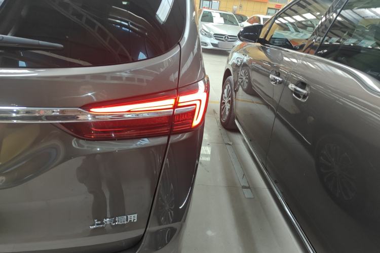 Used Buick GL8 2023 Facelifted Land Cruiser Executive Luxury Version