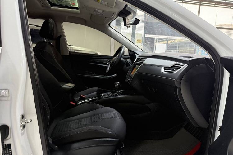 Used Roewe i5 2020 1.5L Automatic 4G Connected Linghao Edition
