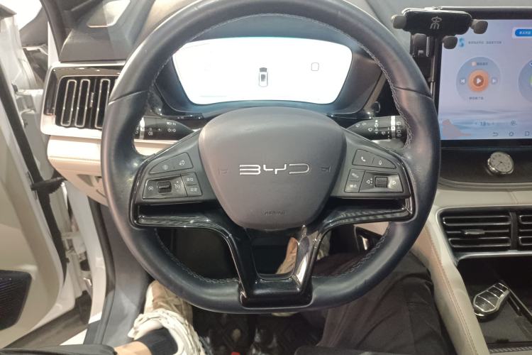 Used BYD Song PLUS New Energy 2023 Champion Edition EV 520KM Prestige Model
