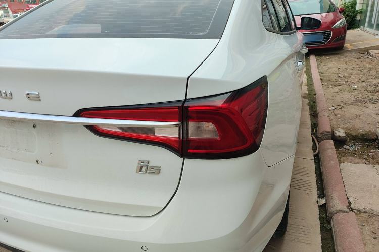 Used Roewe i5 2020 1.5L Automatic 4G Connected Linghao Edition
