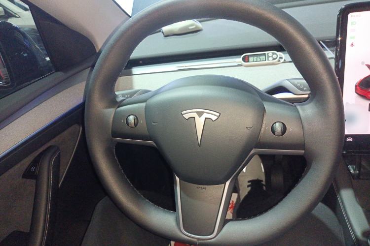 Used Tesla Model Y 2024 Long-Range All-Wheel-Drive Version