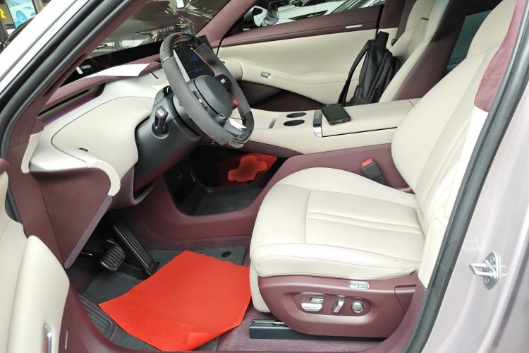 Used  YU7 2025 Ultra-Long Range High-Performance All-Wheel-Drive Max Edition