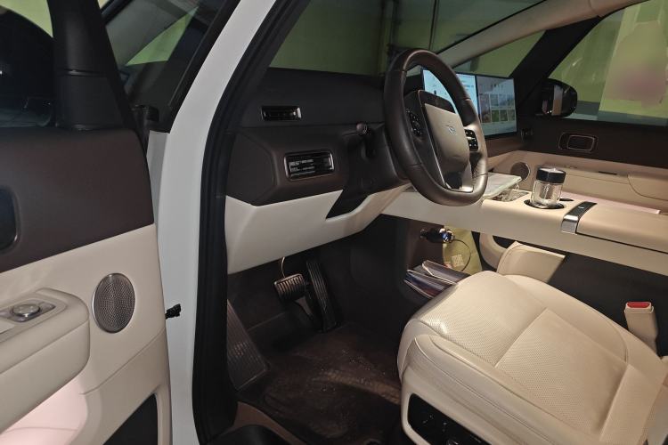 Used Li Auto MEGA 2024 Ultra Model
