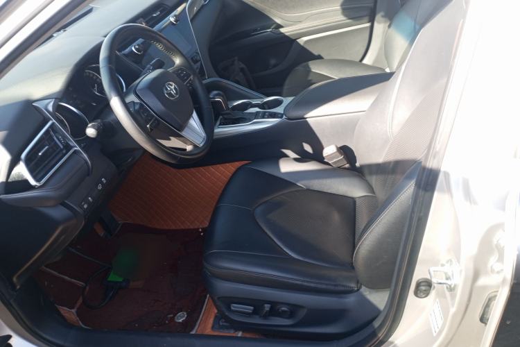 Used Toyota Camry 2019 Dual-Engine 2.5 HG Luxury Edition China VI Standard
