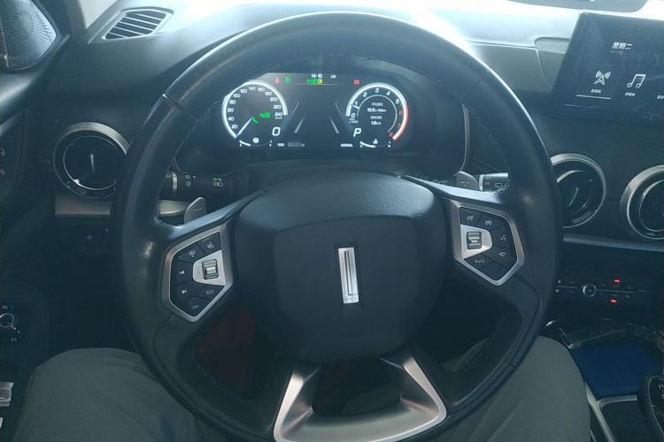 Used Wey VV6 2018 2.0T Two-Wheel-Drive Ultra-Luxury Version China V Standard
