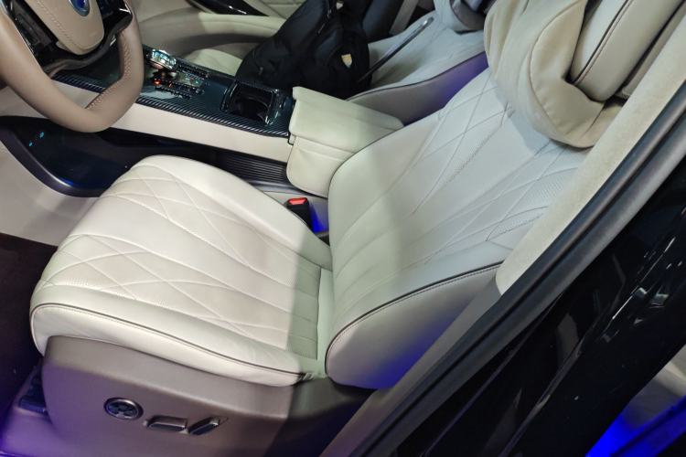 Used Denza D9 2022 DM-i 970 Four-Wheel Drive Flagship Model