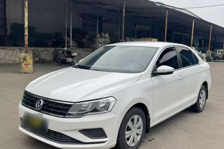 Used Volkswagen Jetta 2017 1.5L Manual Fashion Edition
