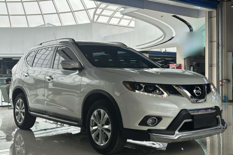 Used Nissan X-Trail 2014 2.5L CVT Leading Edition 4WD
