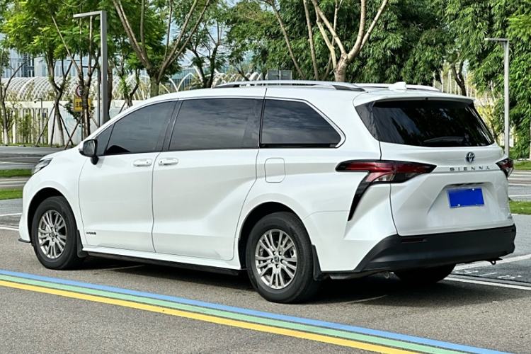 Used Toyota Sienna 2021 2.5L Hybrid Comfort Edition