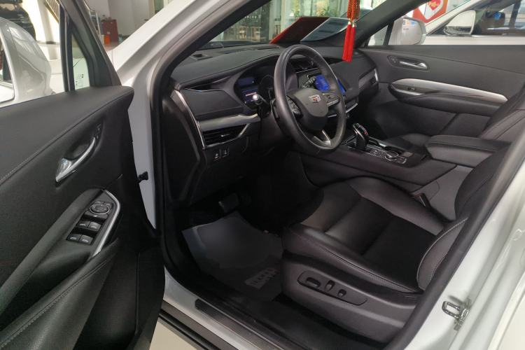 Used Cadillac XT4 2022 28T Two-Wheel-Drive Luxury Version
