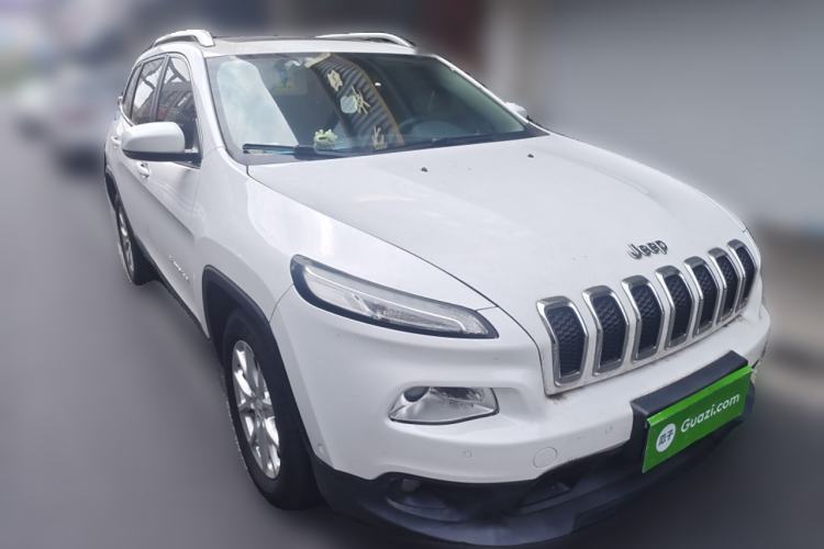 Used  Cherokee 2016 2.4L Leading Smart Version
