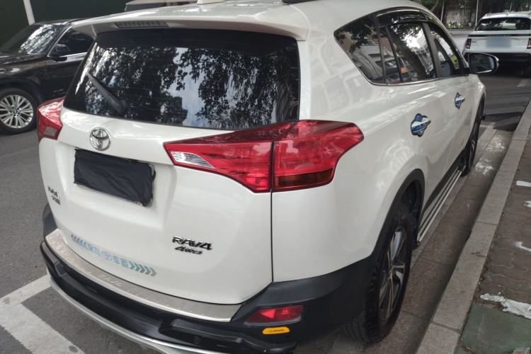 Used Toyota RAV4 2015 2.0L CVT Two-Wheel Drive Fashion Edition
