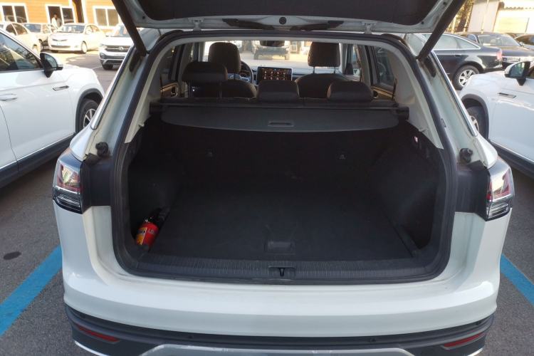 Used Volkswagen Tayron 2023 300TSI Two-Wheel-Drive Luxury Plus Advanced Edition
