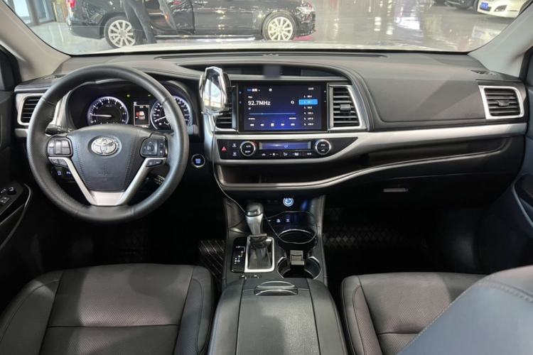 Used Toyota Highlander 2018 2.0T Four-Wheel Drive Prestige Version 7 Seats China VI Standard