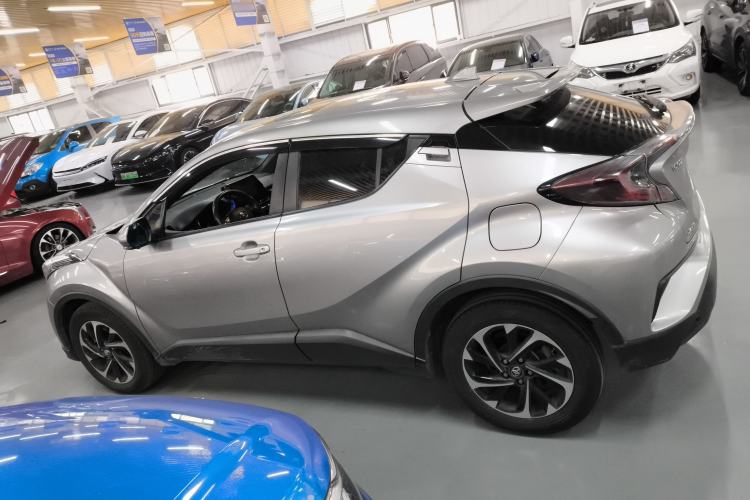 Used Toyota IZOA 2020 2.0L Yichi Version
