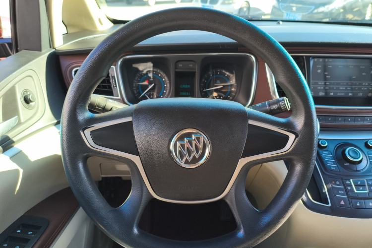 Used Buick GL8 2015 2.4L Luxury Business Premium Edition