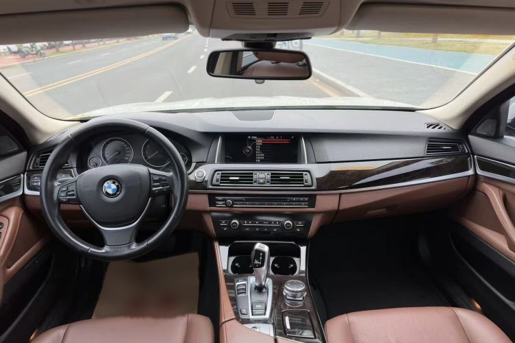 Used BMW 5 Series 2014 528Li Leading Model
