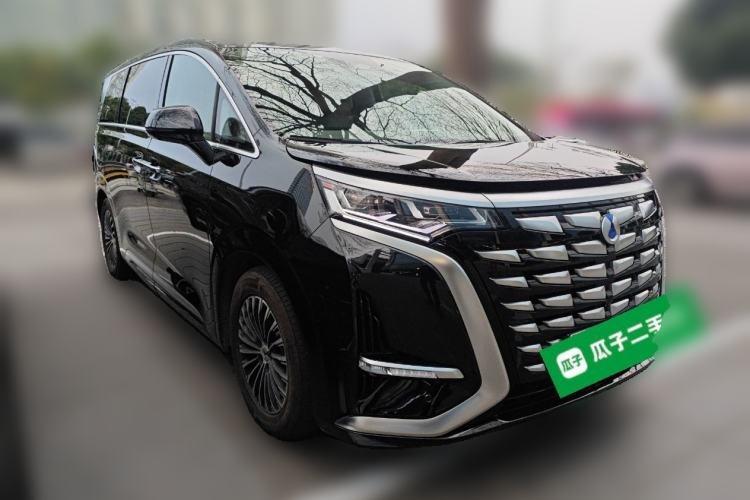 Used Denza D9 2022 DM-i 1040 Prestige Model