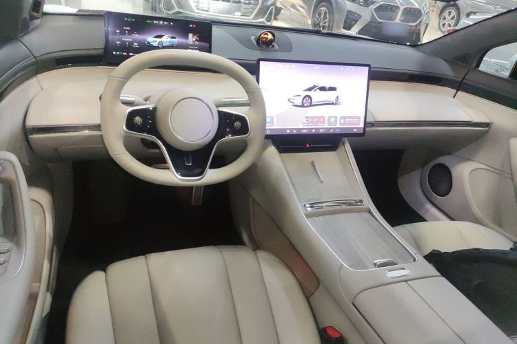 Used Hima Luxeed S7 2024 Max+
