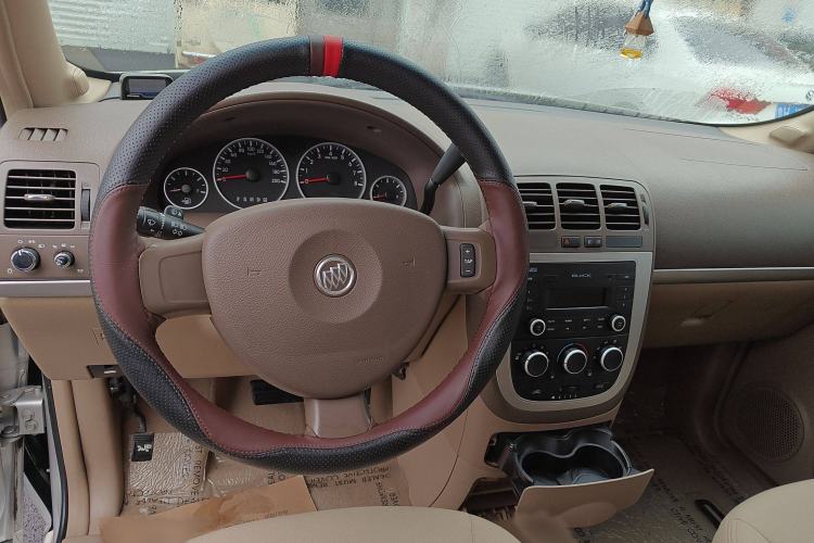 Used Buick GL8 2014 2.4L Comfort Edition

