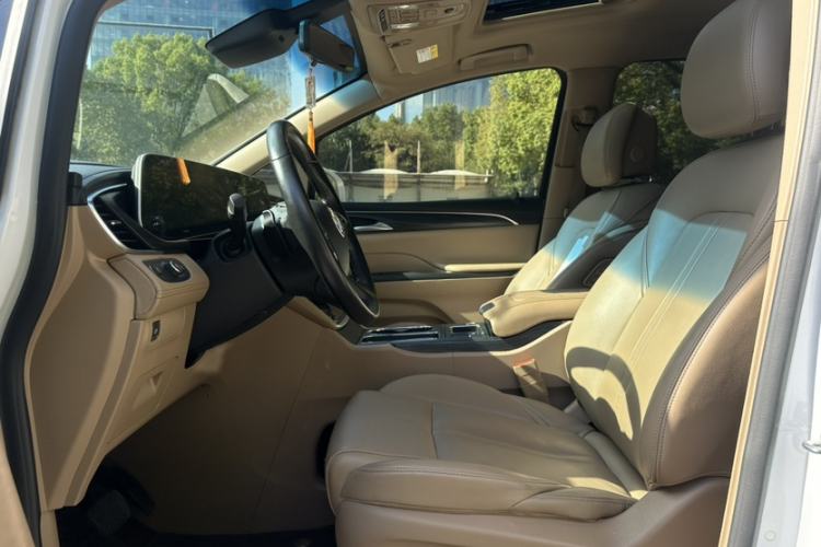 Used Buick GL8 2021 ES Land Cruiser 653T Luxury Edition
