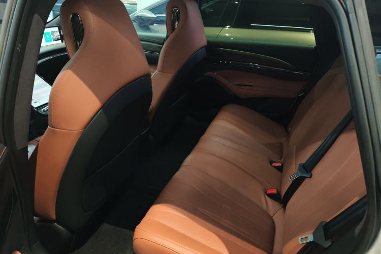 Used  L7 2022 Dynamic Model
