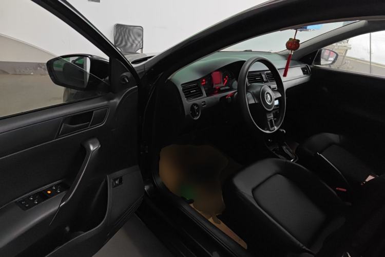 Used Volkswagen Santana 2015 1.6L Automatic Fashion Edition
