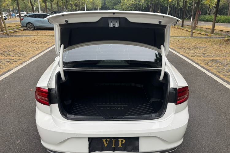 Used Volkswagen Lamando 2021 280TSI DSG Luxury Phantom Edition