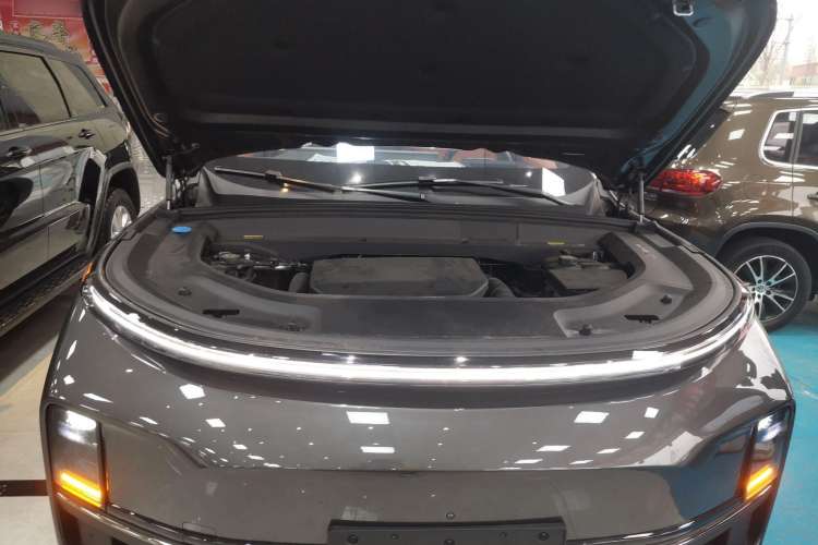 Used Li Auto L8 2023 Air model
