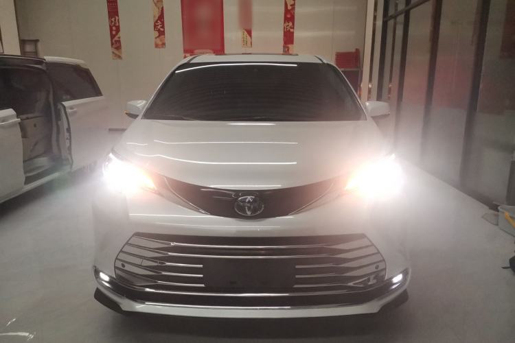 Used Toyota Sienna 2023 2.5L Hybrid Comfort Edition
