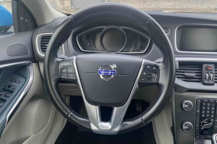 Used Volvo V40 2014 2.0T Zhiya Edition