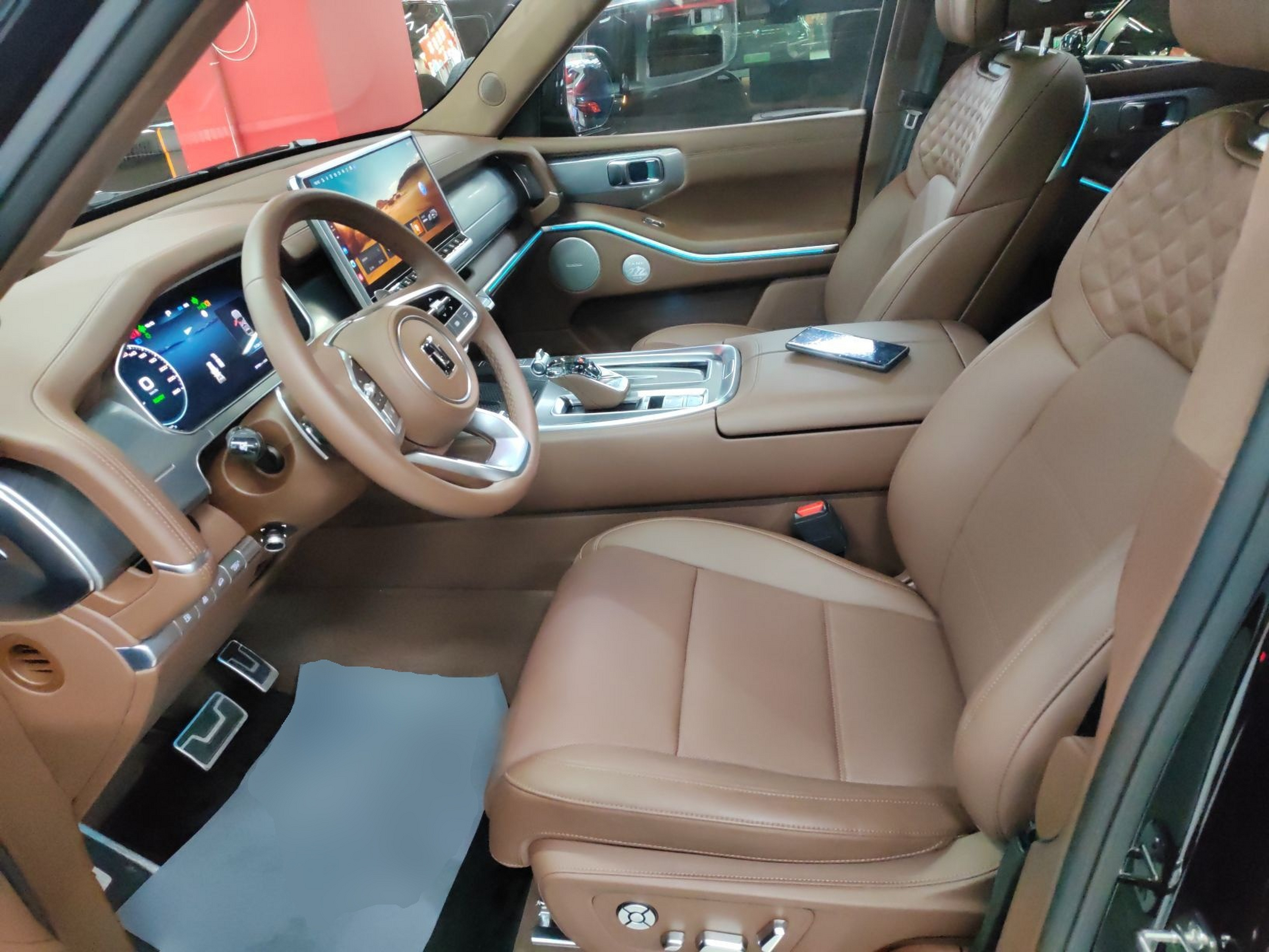 المقاعد الأمامية داخل السيارة