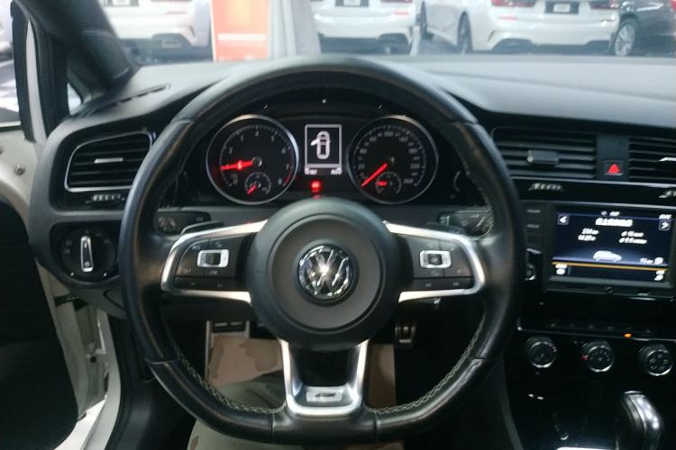 Used Volkswagen Golf 2017 280TSI Automatic R-Line Million-Vehicle Commemorative Edition
