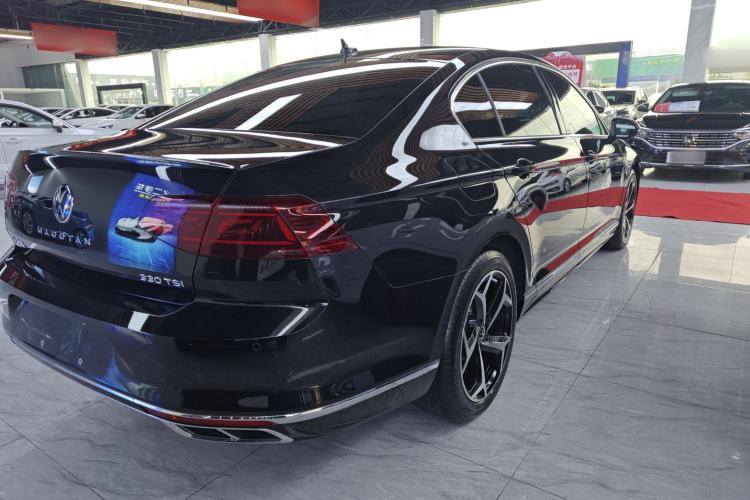 Used Volkswagen Magotan 2024 2 Million Units Zhongxiang Version 330TSI DSG Luxury Edition
