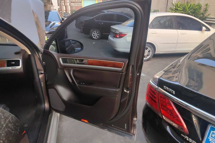 Used Volkswagen Touareg 2011 3.0 TSI Comfort Version
