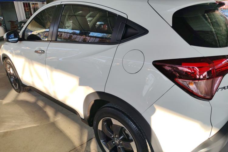 Used Honda Vezel 2017 1.8L CVT Front-Wheel Drive Pioneer Edition
