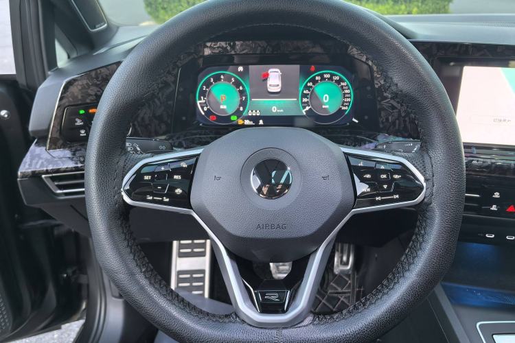 Used Volkswagen Golf 2023 Facelift 280TSI DSG R-Line Lite
