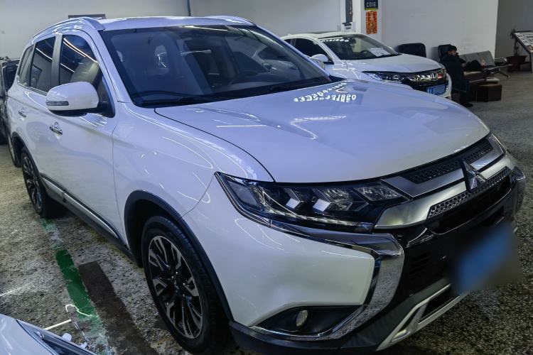 Used Mitsubishi Outlander 2020 2.4L 4x4 Zhi Xiang Edition 5 Seats
