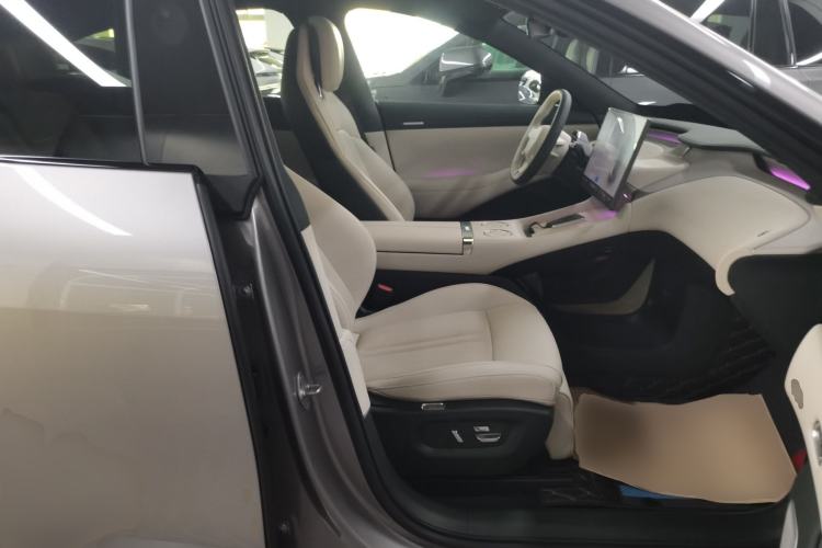 Used  YU7 2025 Ultra-Long Range Rear-Wheel Drive Version
