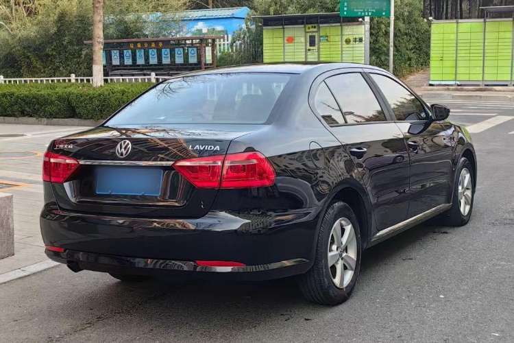 Used Volkswagen Lavida 2013 Revised Classic 1.6L Automatic Fashion Edition
